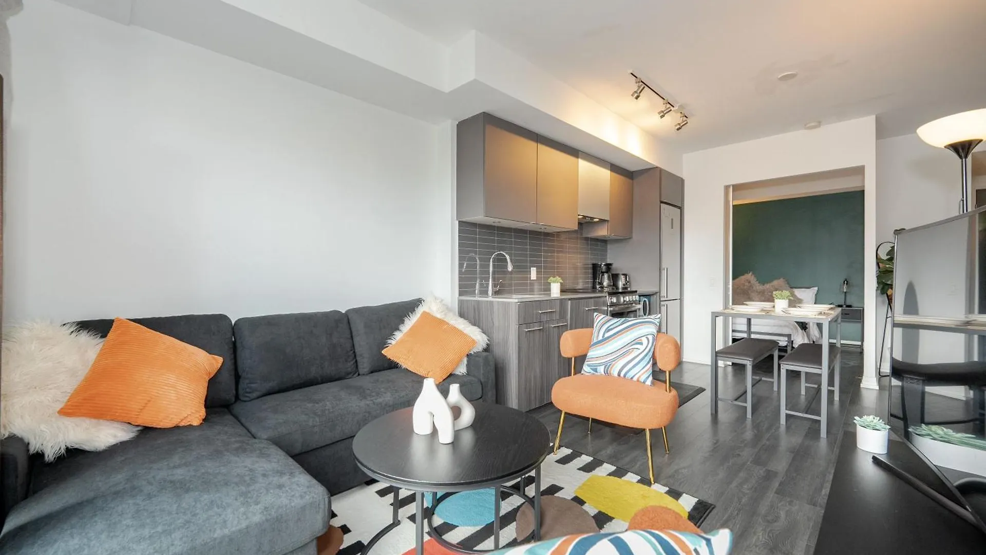 Bricksnbucks-Jarvis St Apartment Toronto