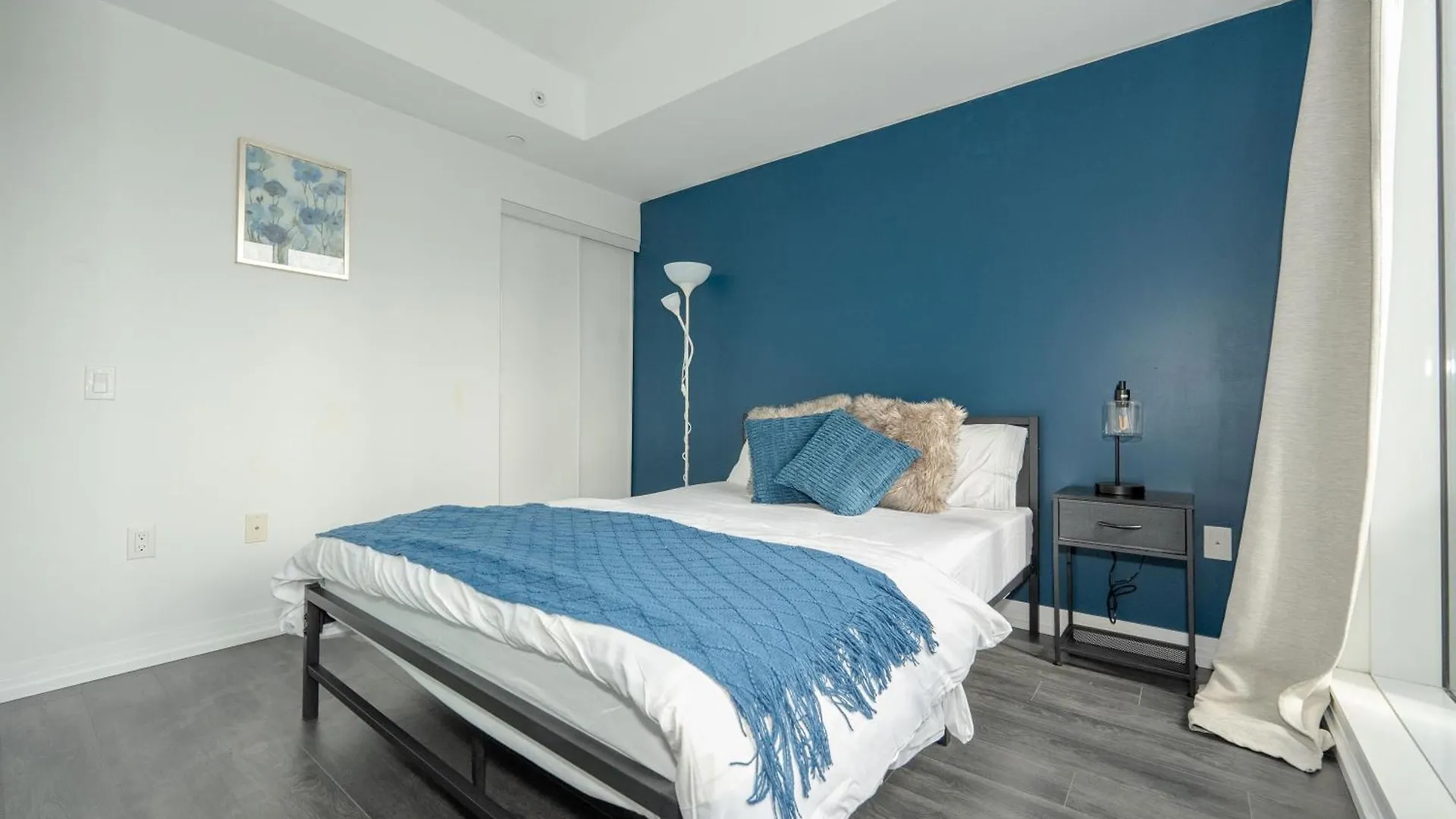 Bricksnbucks-Jarvis St Apartment Toronto