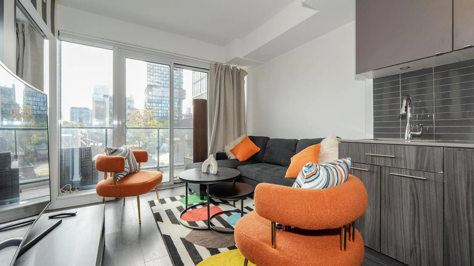 Bricksnbucks-Jarvis St Apartment Toronto