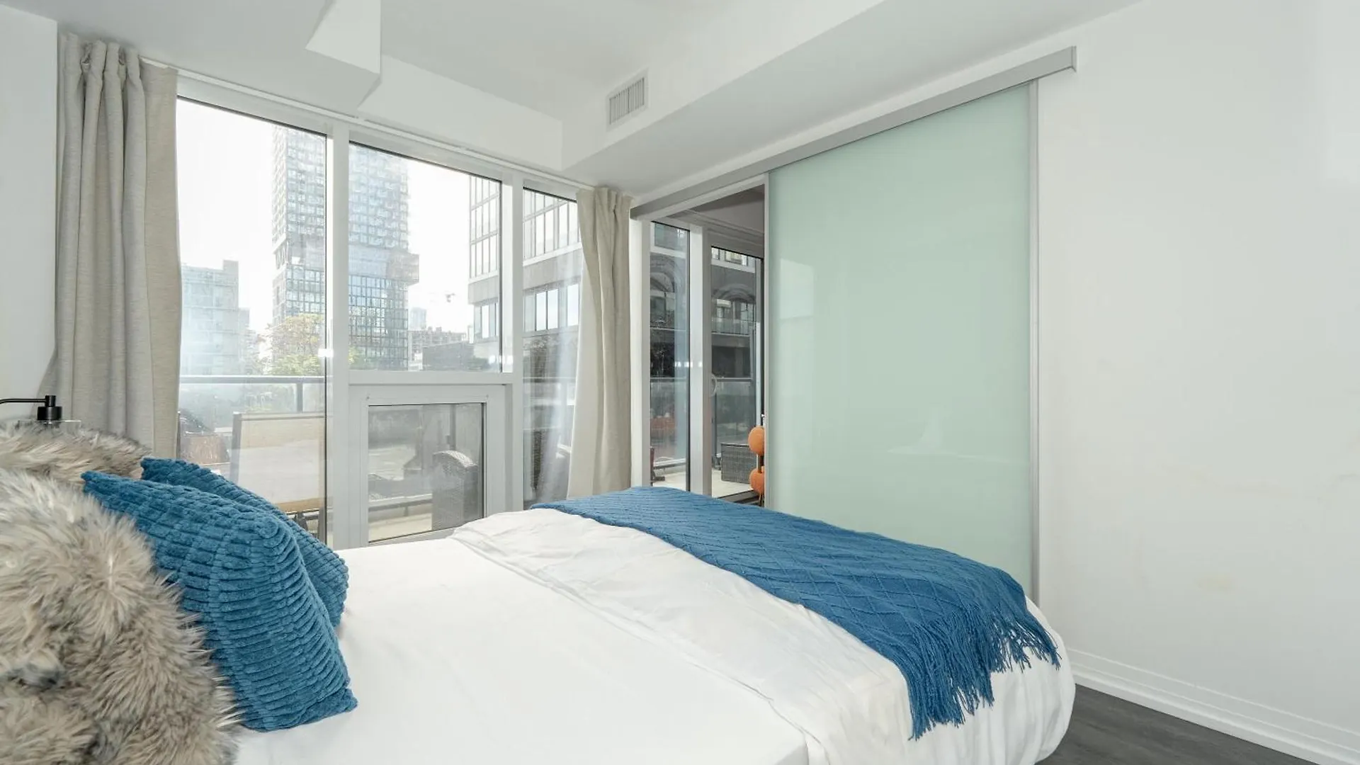 Bricksnbucks-Jarvis St Apartment Toronto